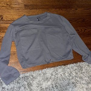 Long sleeve gray sweatshirt